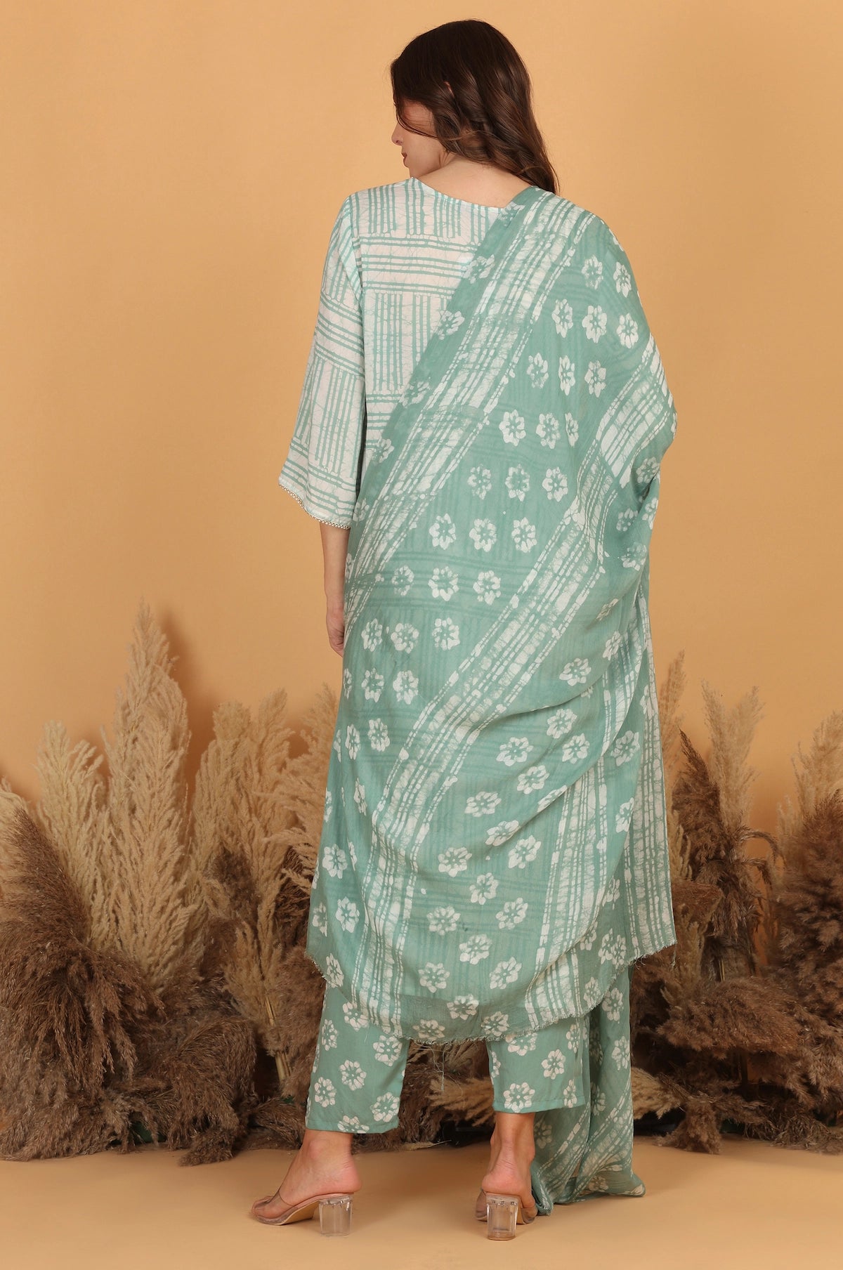 Zindagi Gulzar Hai Batik Suit Set