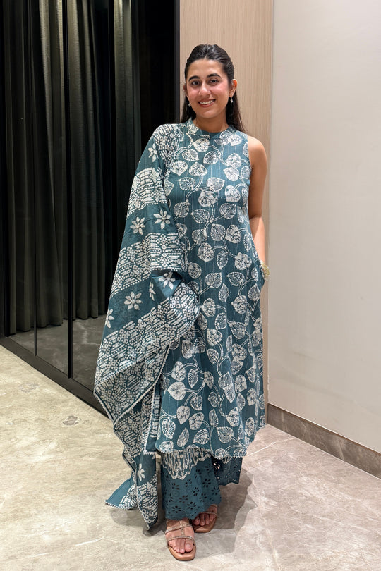 Silver Lining Batik Kurta Set – front view | handcrafted batik ethnic wear for women | Shades of You, detail