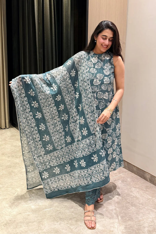 Silver Lining Batik Kurta Set – movement shot | handcrafted batik ethnic wear for women | Shades of You
