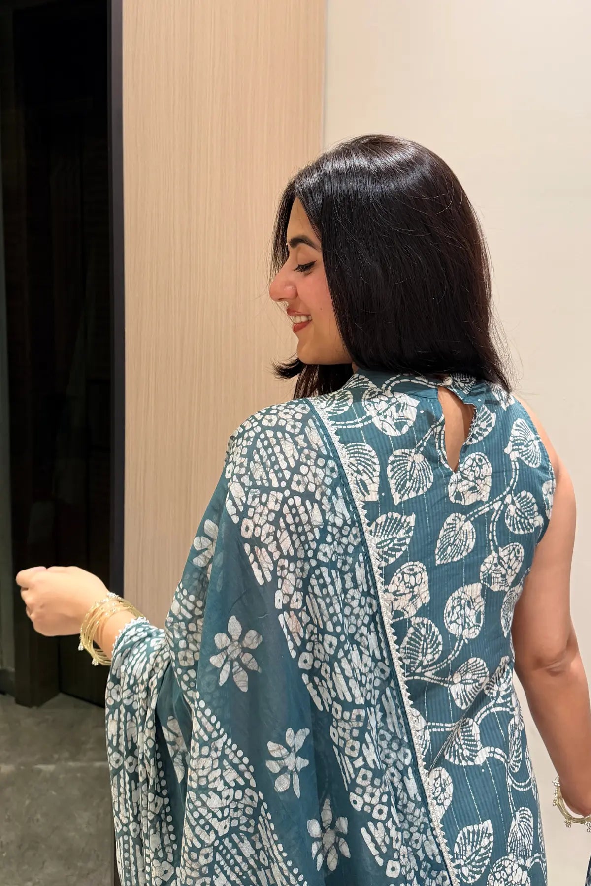 Silver Lining Batik Kurta Set – back neckline detail | handcrafted batik ethnic wear for women | Shades of You