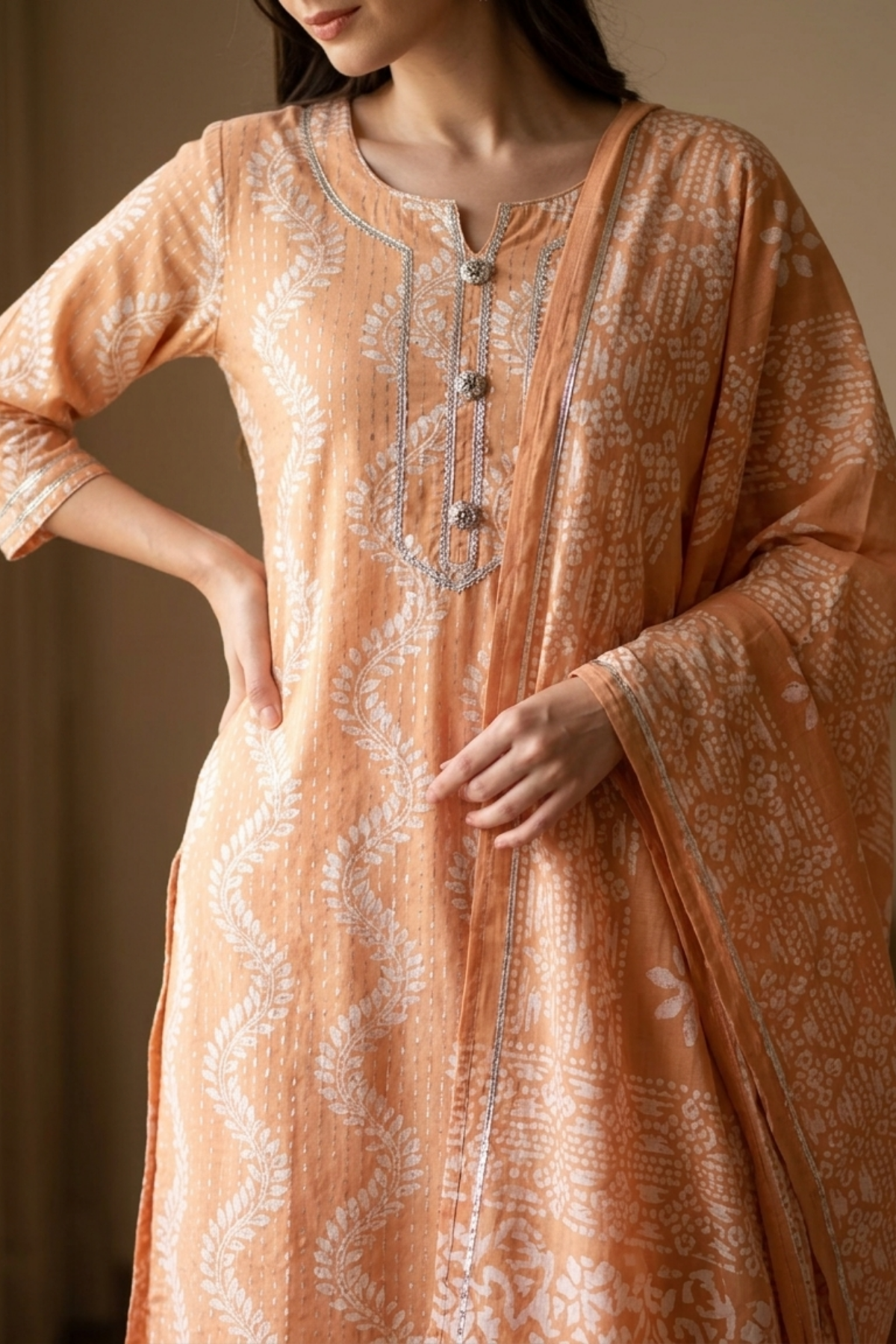 Batik Suit Set in A Desert