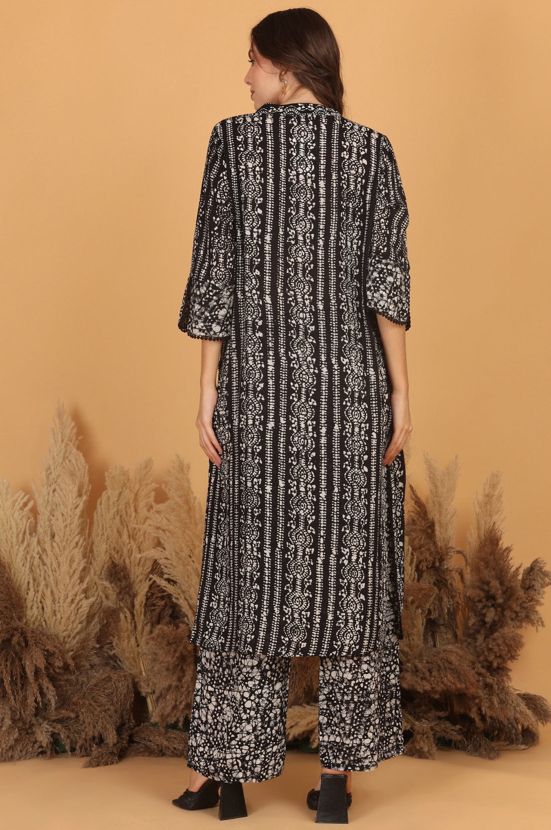 Batik Crazy In Love Suit Set - Black