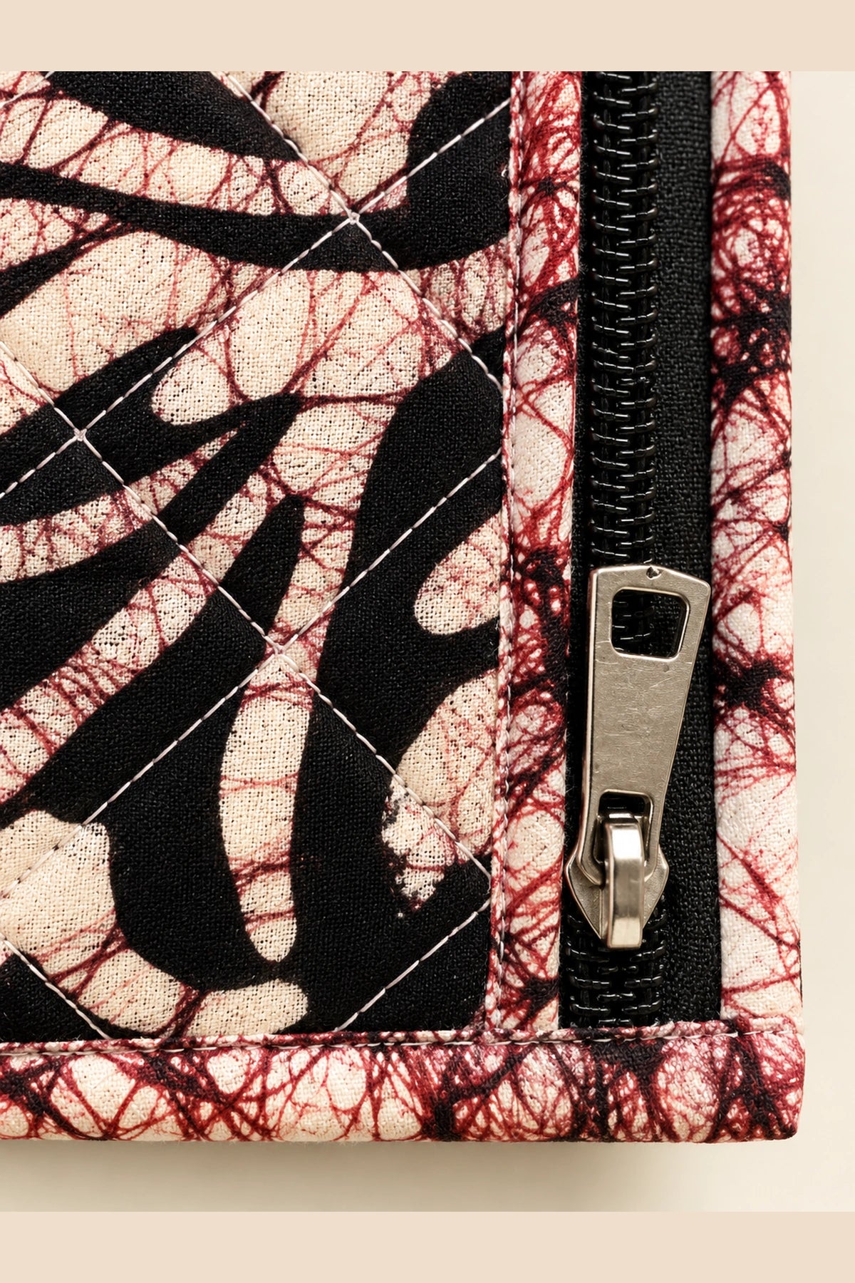 Coin Pouch in Black Blush Leaf print – close-up of zip and quilted batik | Shades of You