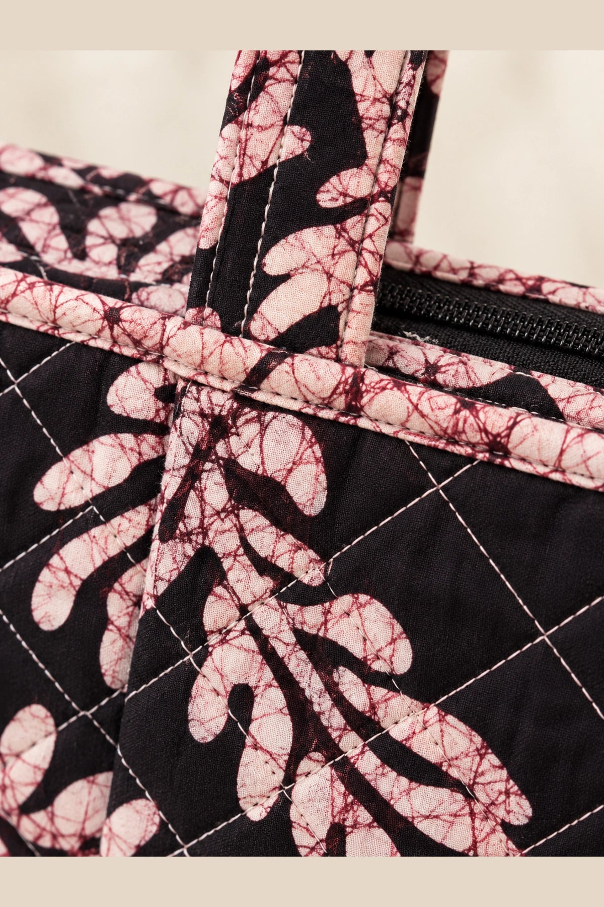 Quilted Batik Tote Bag in Black Blush Leaf print – close-up of zip and quilted batik | Shades of You