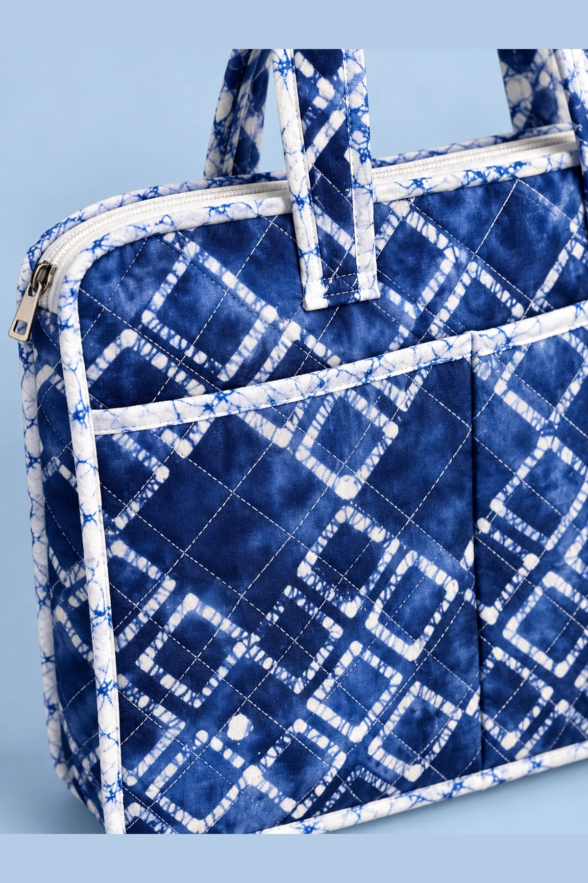Quilted Batik Laptop Bag in Blue Shibori Check print – close-up of zip and quilted batik | Shades of You
