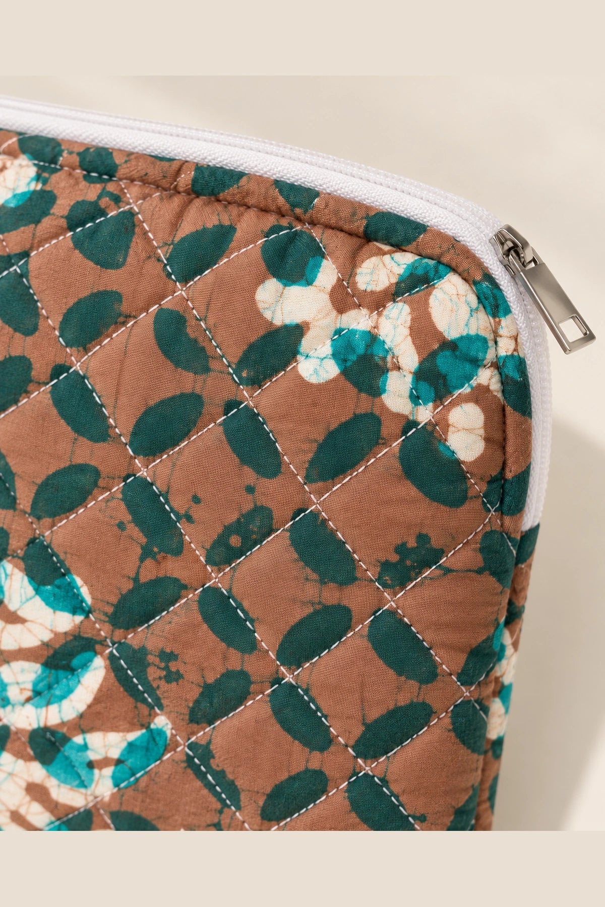 Quilted Batik Laptop Sleeve in Brown Teal Leaf print – close-up of zip and quilted batik | Shades of You