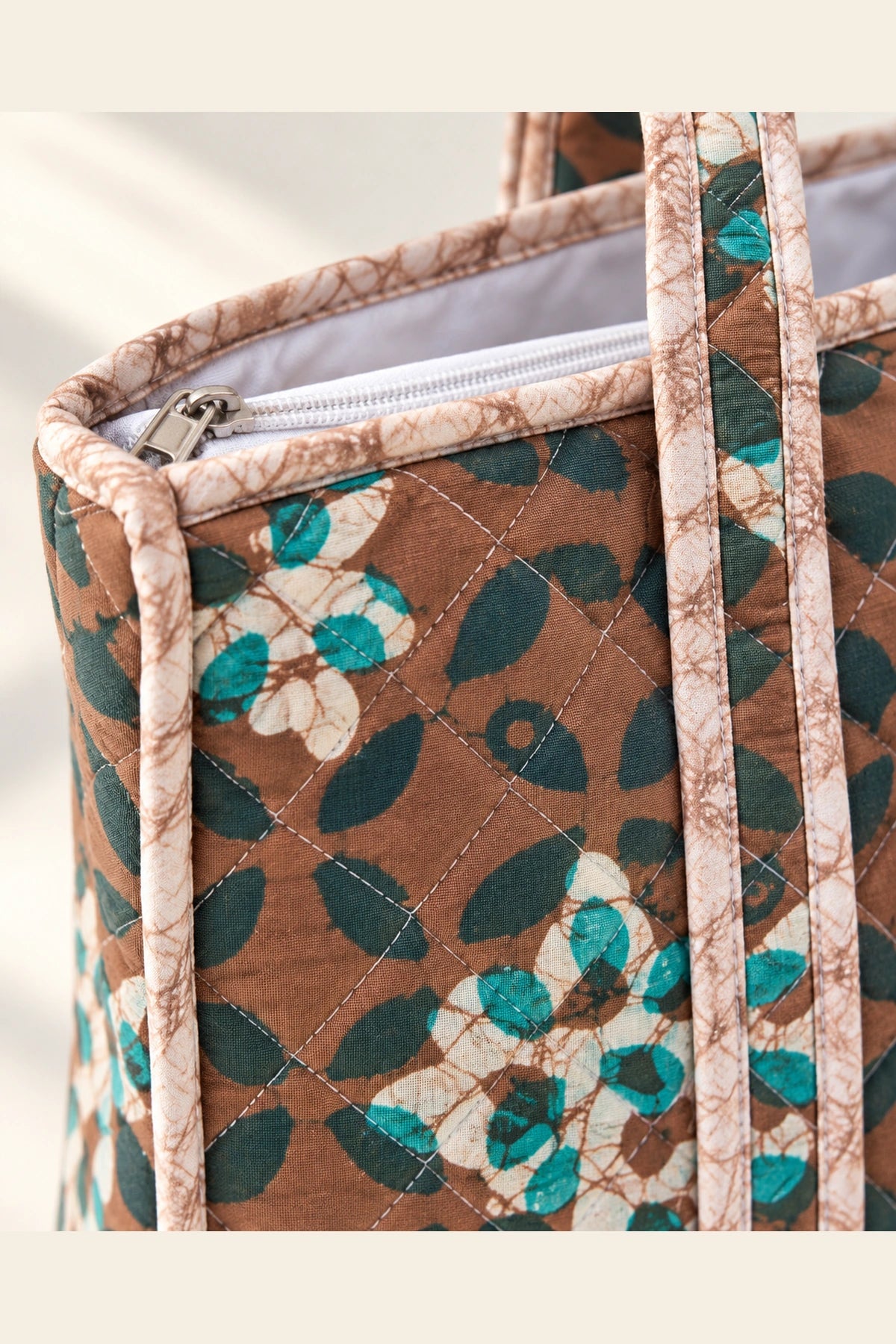 Quilted Batik Tote Bag in Brown Teal Leaf print – close-up of zip and quilted batik | Shades of You