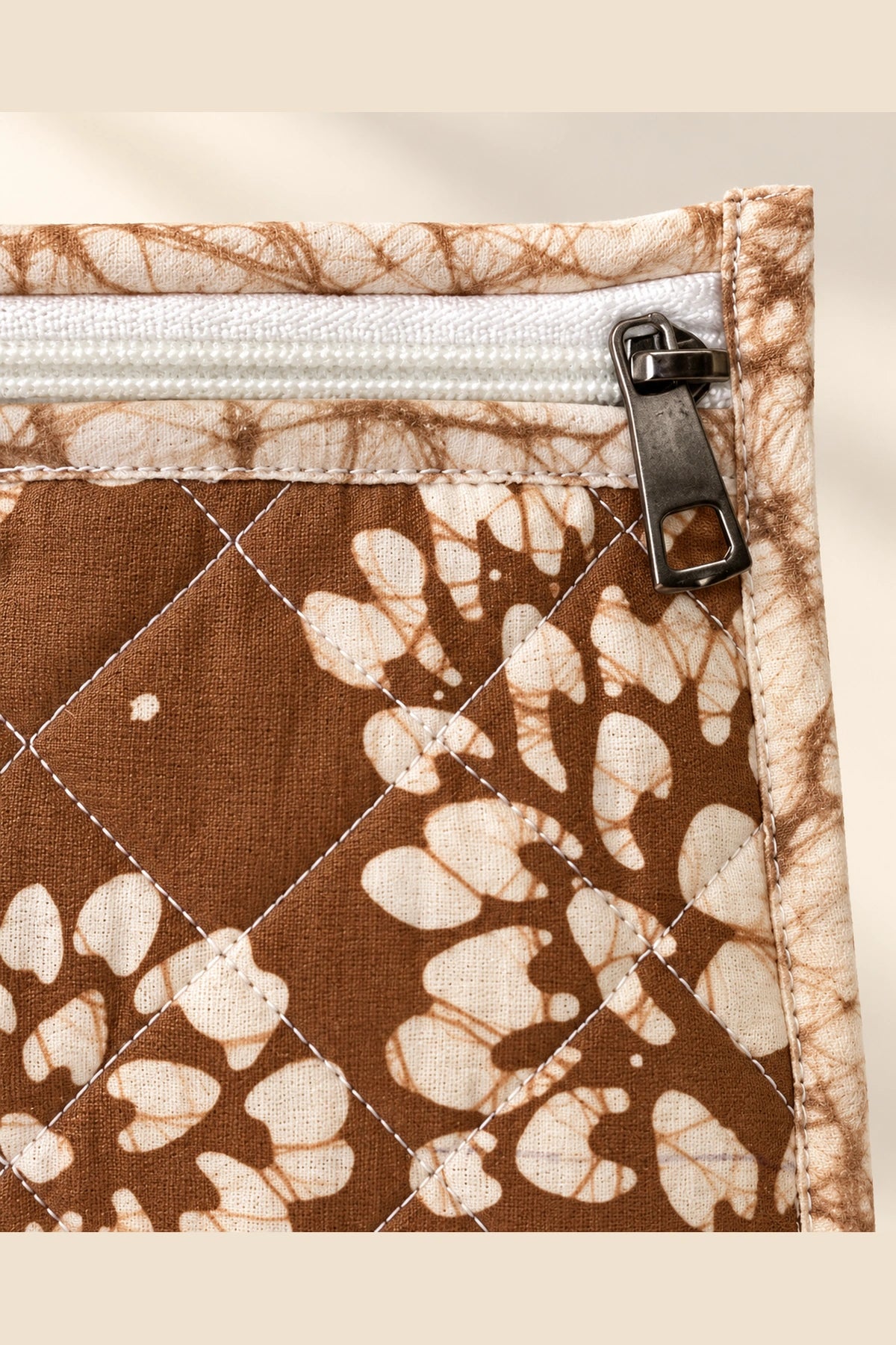 Quilted Batik Small Pouch in Brown White Floral print – close-up of zip and quilted batik | Shades of You