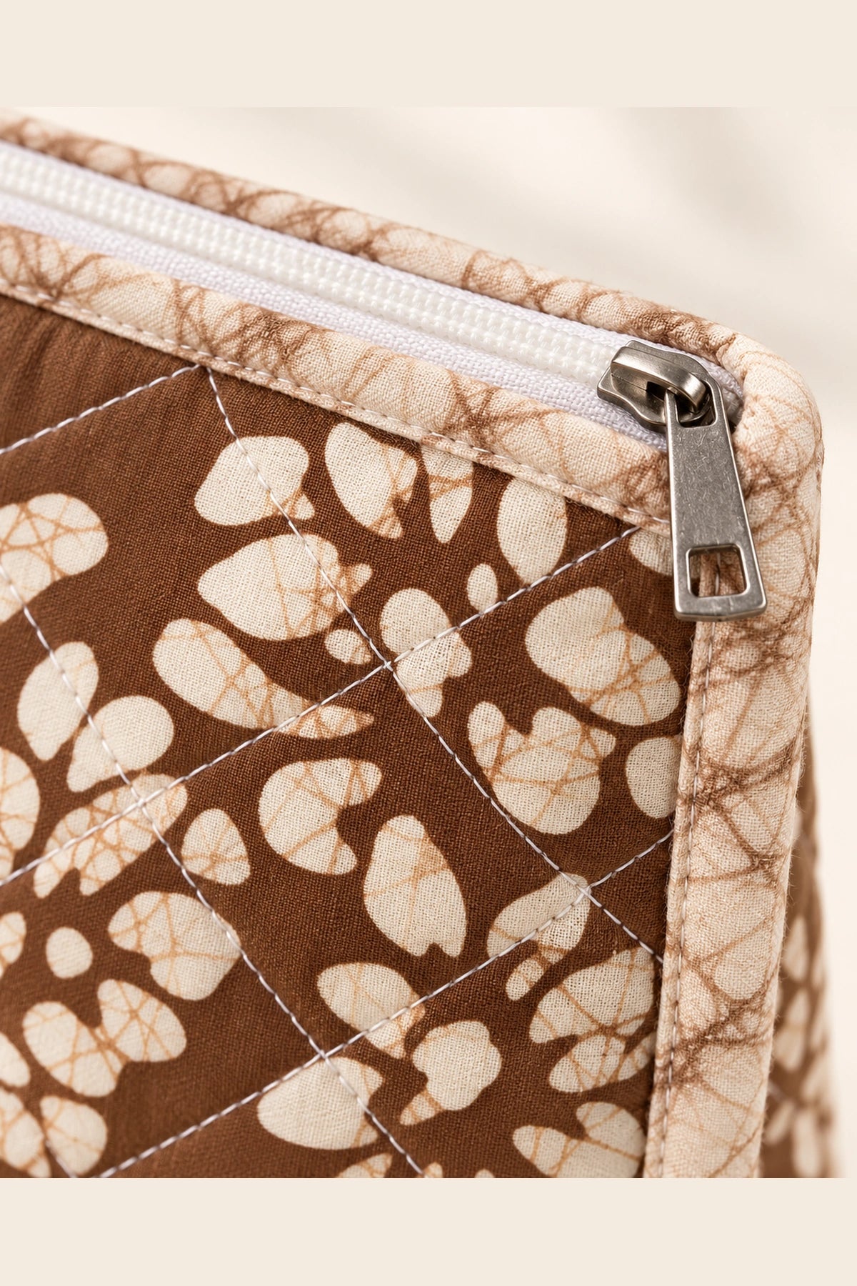 Quilted Batik Utility Pouch in Brown White Floral print – close-up of zip and quilted batik | Shades of You