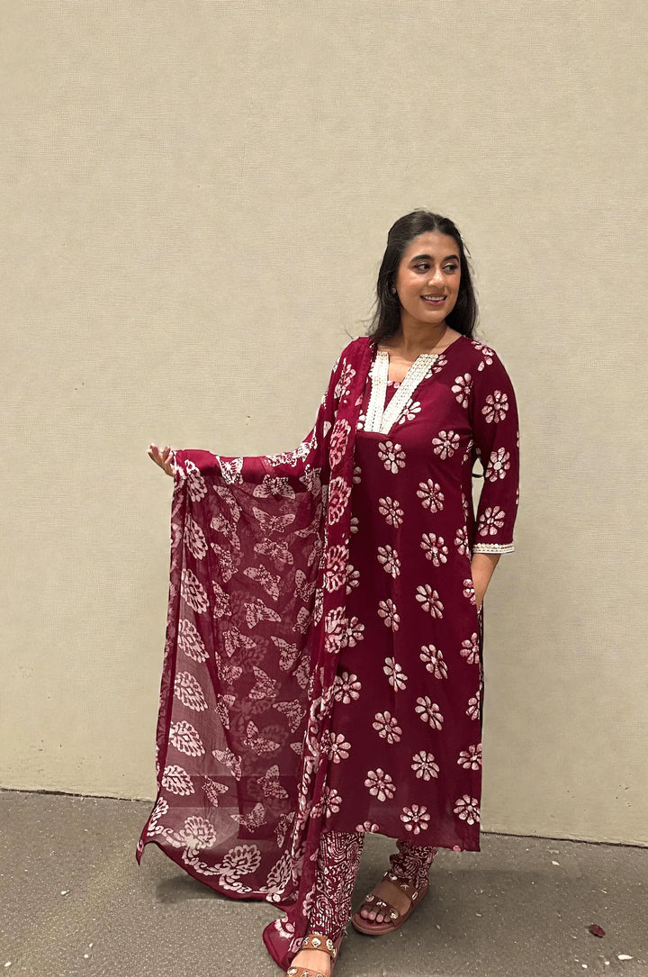 Batik Scarlet Garden Set