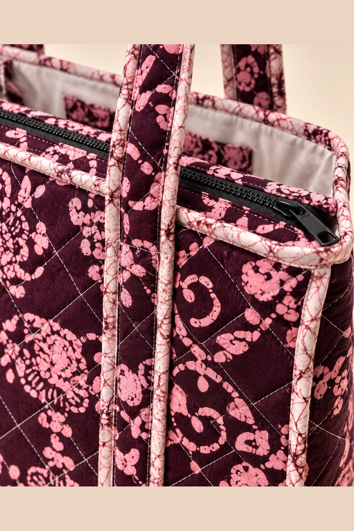 Quilted Batik Tote Bag in Wine Pink Floral print – close-up of zip and quilted batik | Shades of You